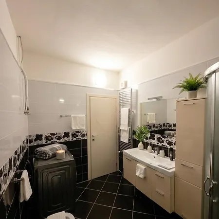 Ledy Penthouse